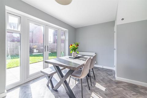 3 bedroom detached house for sale, Cosmos Gardens, Callerton, NE5