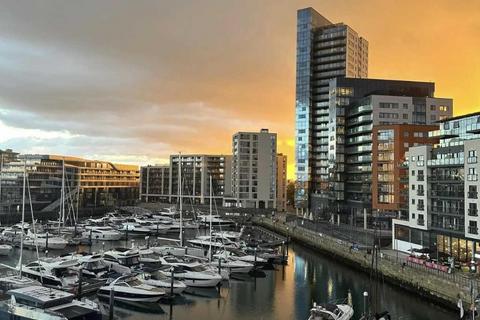 2 bedroom flat for sale, Maritime Walk 1, Ocean Village, SO14