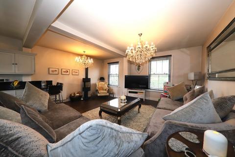 4 bedroom flat to rent, Uxbridge Road, Rickmansworth WD3