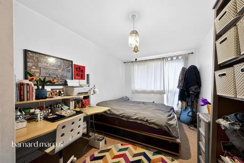 3 bedroom apartment for sale, Old Farm Road, London
