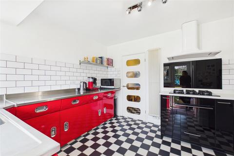 4 bedroom detached house for sale, Windsor Road, Newark