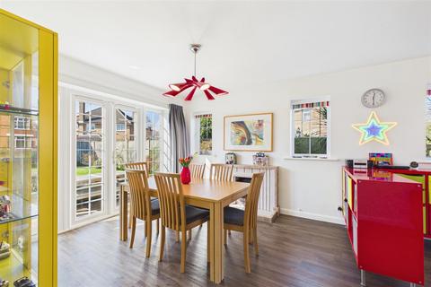 4 bedroom detached house for sale, Windsor Road, Newark