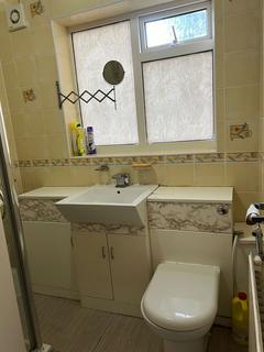 2 bedroom flat to rent, Main Street, Humberstone LE5