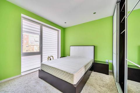 2 bedroom flat to rent, Hayling Way, Edgware, HA8