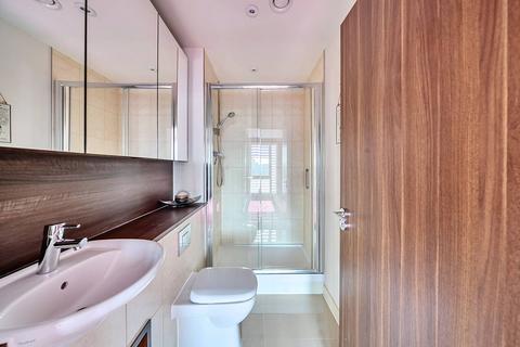 2 bedroom flat to rent, Hayling Way, Edgware, HA8
