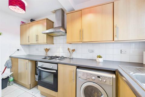 2 bedroom apartment to rent, Halimote Road, Aldershot, Hampshire, GU11