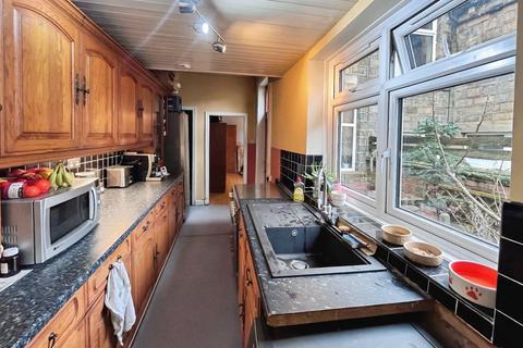 4 bedroom terraced house for sale, Wellington Road, Todmorden OL14