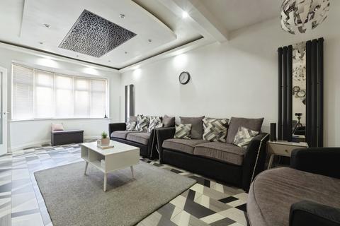 2 bedroom terraced house for sale, Brackley Close, Leicester, LE4