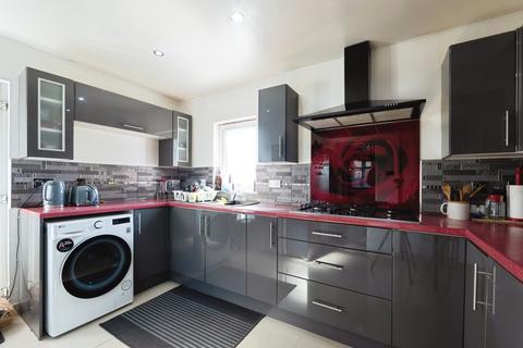 2 bedroom terraced house for sale, Brackley Close, Leicester, LE4