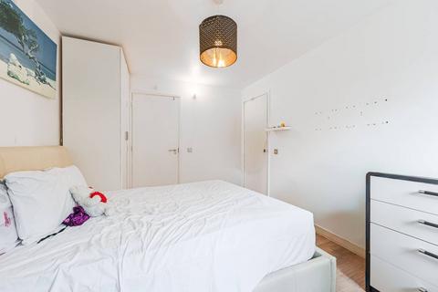 2 bedroom flat to rent, Holly Court, Greenwich Millennium Village, London, SE10