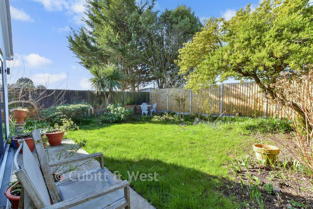 Maple Close, Brighton BN2 - View 4