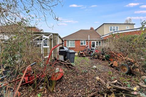 2 bedroom bungalow for sale, Lyndale Road, Southampton SO31