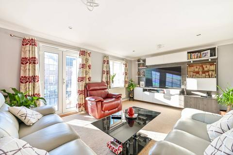 4 bedroom terraced house for sale, Grasholm Way, Langley, Slough, SL3