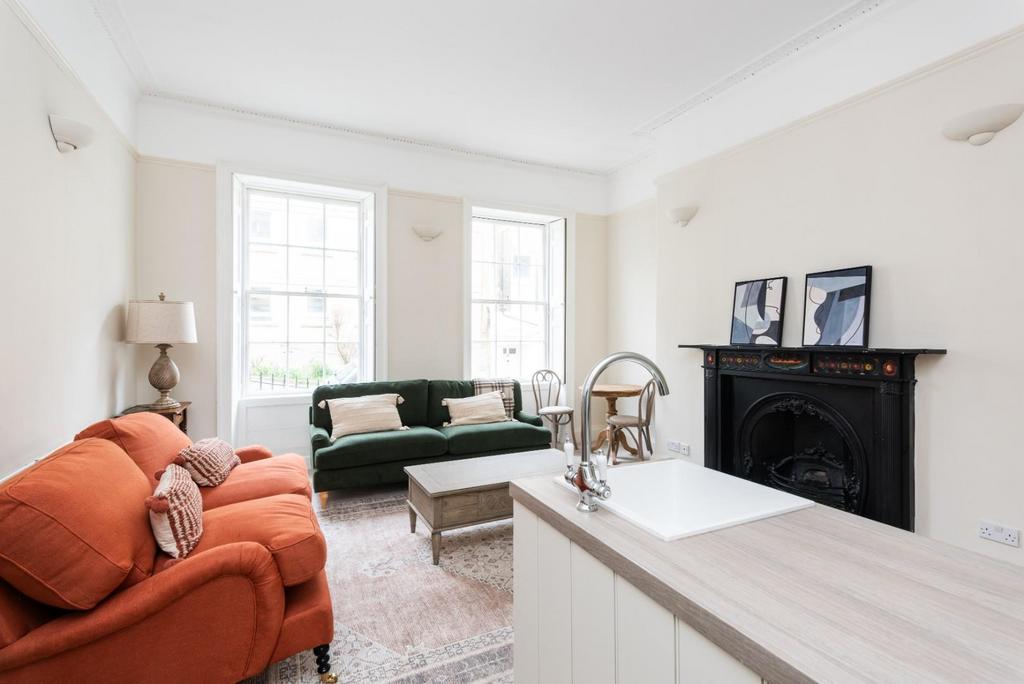 Ground Floor Flat, 3 Bedford Street, Bath BA1 6 AD-