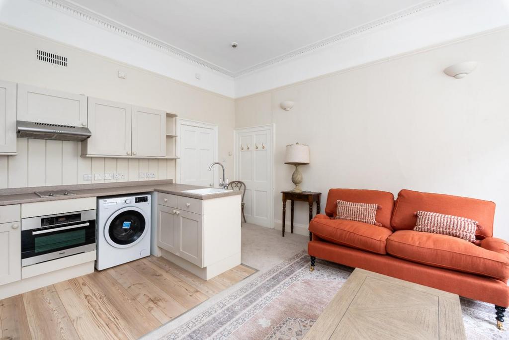 Ground Floor Flat, 3 Bedford Street, Bath BA1 6 AD-