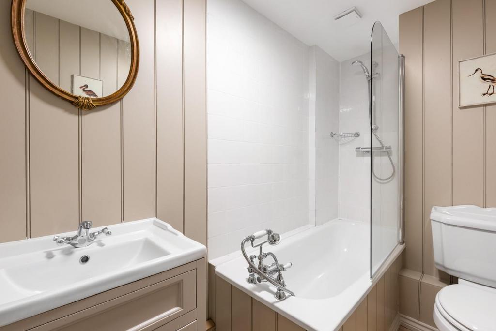 Ground Floor Flat, 3 Bedford Street, Bath BA1 6 AD-