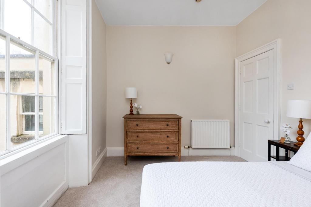 Ground Floor Flat, 3 Bedford Street, Bath BA1 6 AD-