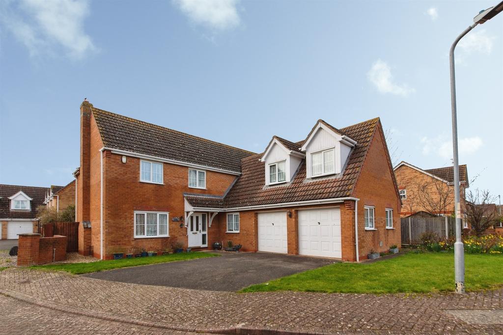 5 bedroom detached house for sale