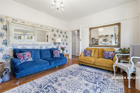 3 bedroom end of terrace house for sale, Herschell Road, Leigh-On-Sea SS9