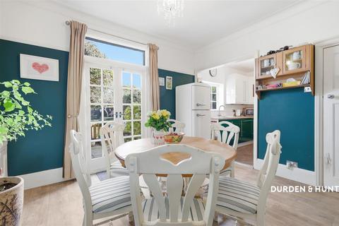 3 bedroom end of terrace house for sale, Herschell Road, Leigh-On-Sea SS9