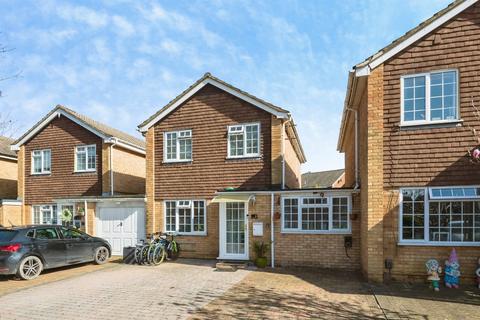 4 bedroom detached house for sale, St. Hildas Close, Crawley