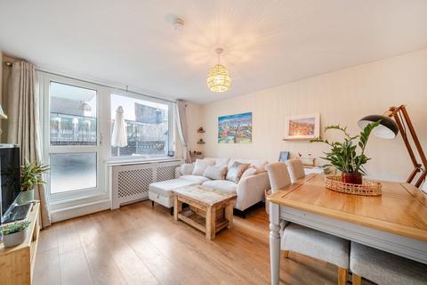 2 bedroom ground floor flat for sale, Rotherhithe New Road, Westlake Rotherhithe New Road, SE16