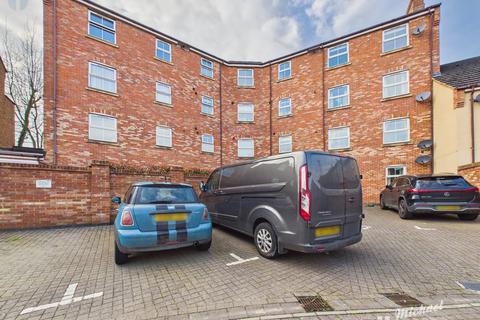 2 bedroom flat for sale, Crowell Mews, Aylesbury