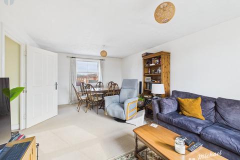 2 bedroom flat for sale, Crowell Mews, Aylesbury