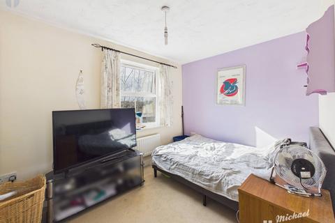 2 bedroom flat for sale, Crowell Mews, Aylesbury