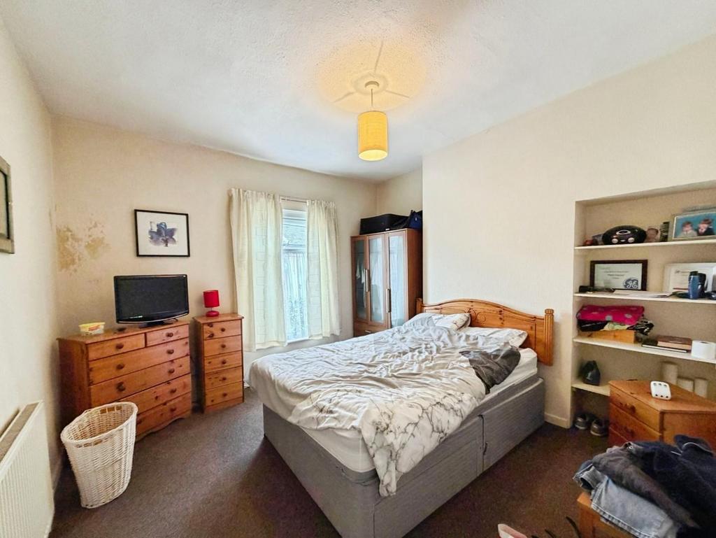 Bedroom 2 .jpg
