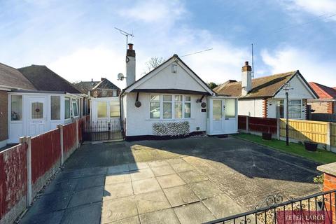 2 bedroom detached bungalow for sale, 4 Tudor Avenue, Rhyl, LL18 4SA