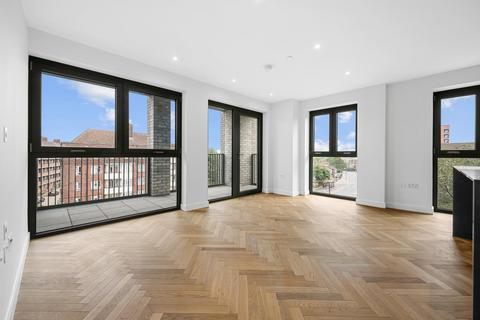 2 bedroom apartment to rent, Emperor Point, Woodberry Down, London, N4