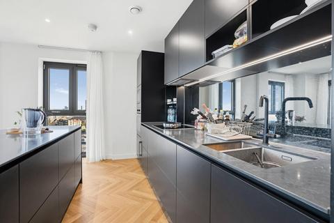 2 bedroom apartment to rent, Emperor Point, Woodberry Down, London, N4