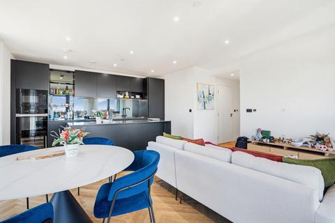 2 bedroom apartment to rent, Emperor Point, Woodberry Down, London, N4