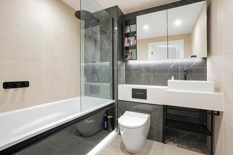 2 bedroom apartment to rent, Emperor Point, Woodberry Down, London, N4