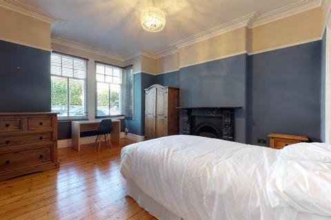undefined, College Avenue, Devon PL4