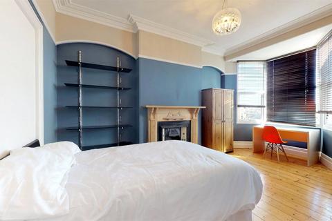 undefined, College Avenue, Devon PL4