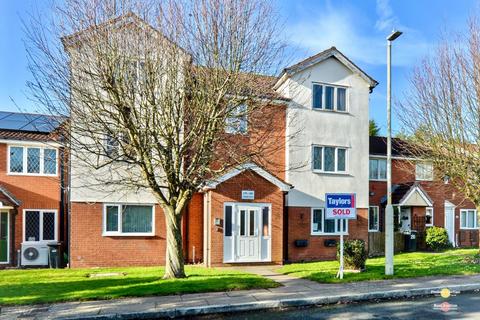 2 bedroom flat for sale, Foxdale Drive, Brierley Hill DY5