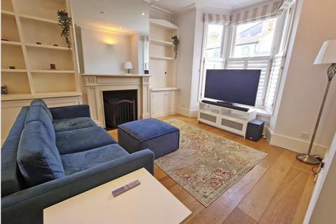 3 bedroom terraced house to rent, Hannell Road, Fulham