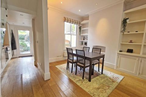 3 bedroom terraced house to rent, Hannell Road, Fulham