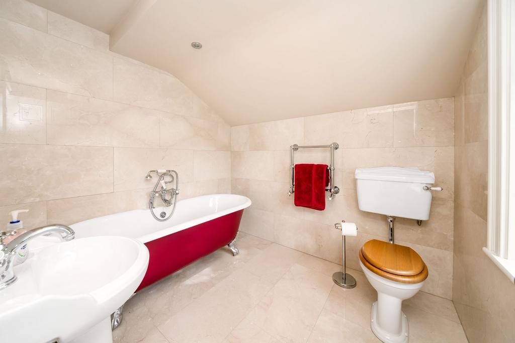 En suite to bedroom six