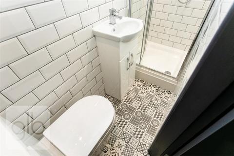 1 bedroom in a house share to rent, Dean Street, Ball Hill, Coventry