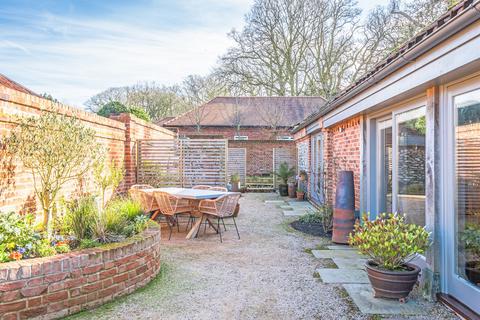 undefined, Stylish Barn Conversion in Bessingham with Modern Open-Plan Living
