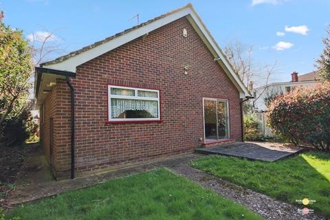3 bedroom bungalow for sale, Hillview Close, Hatch End HA5