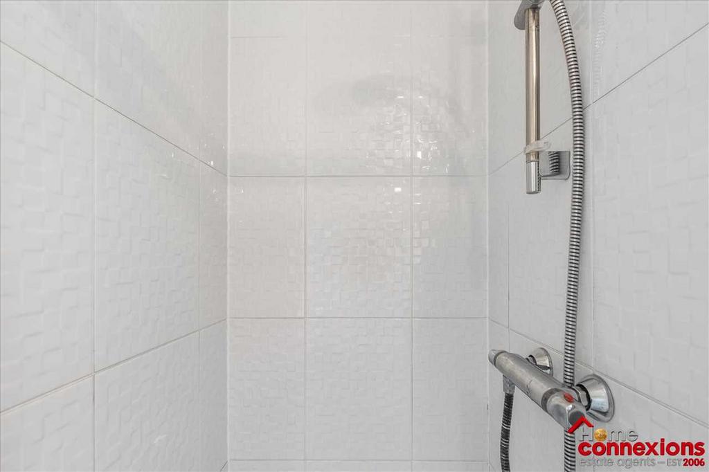 En-Suite (2)