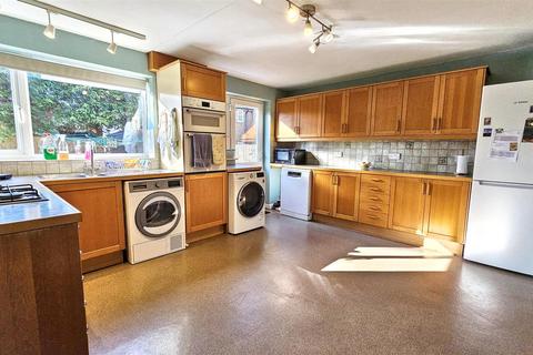 4 bedroom detached house for sale, Launde Road, Oadby