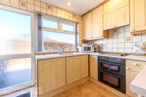 3 bedroom bungalow for sale, Boothroyd Drive, Crosland Hill, Huddersfield, West Yorkshire, HD4