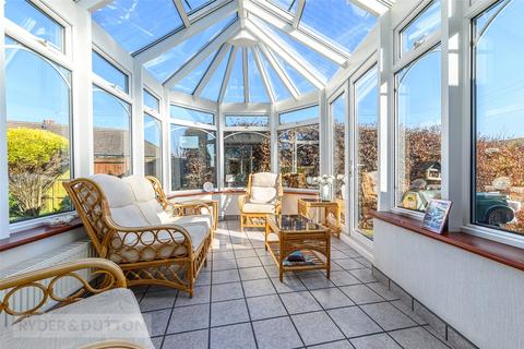 3 bedroom bungalow for sale, Boothroyd Drive, Crosland Hill, Huddersfield, West Yorkshire, HD4