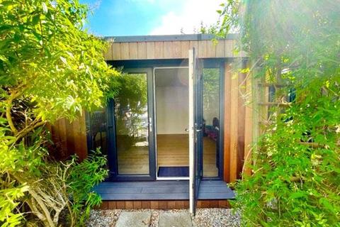 5 bedroom semi-detached house for sale, Grange Road, Leigh-on-Sea, Essex, SS9