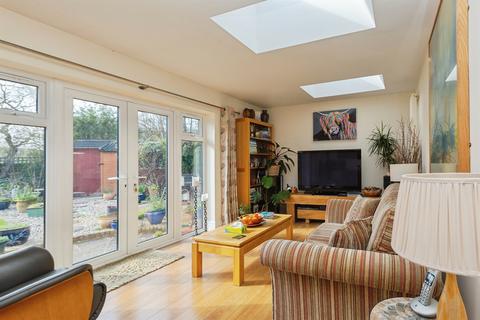 3 bedroom semi-detached house for sale, Ash Grove, Aylesbury